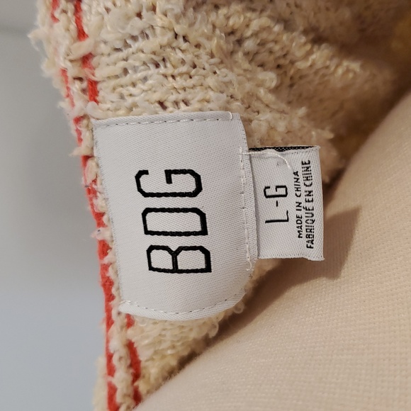 BDG women’s relaxed Cream V-Neck Sweater with Orange Trim Size L good condition - Picture 3 of 9